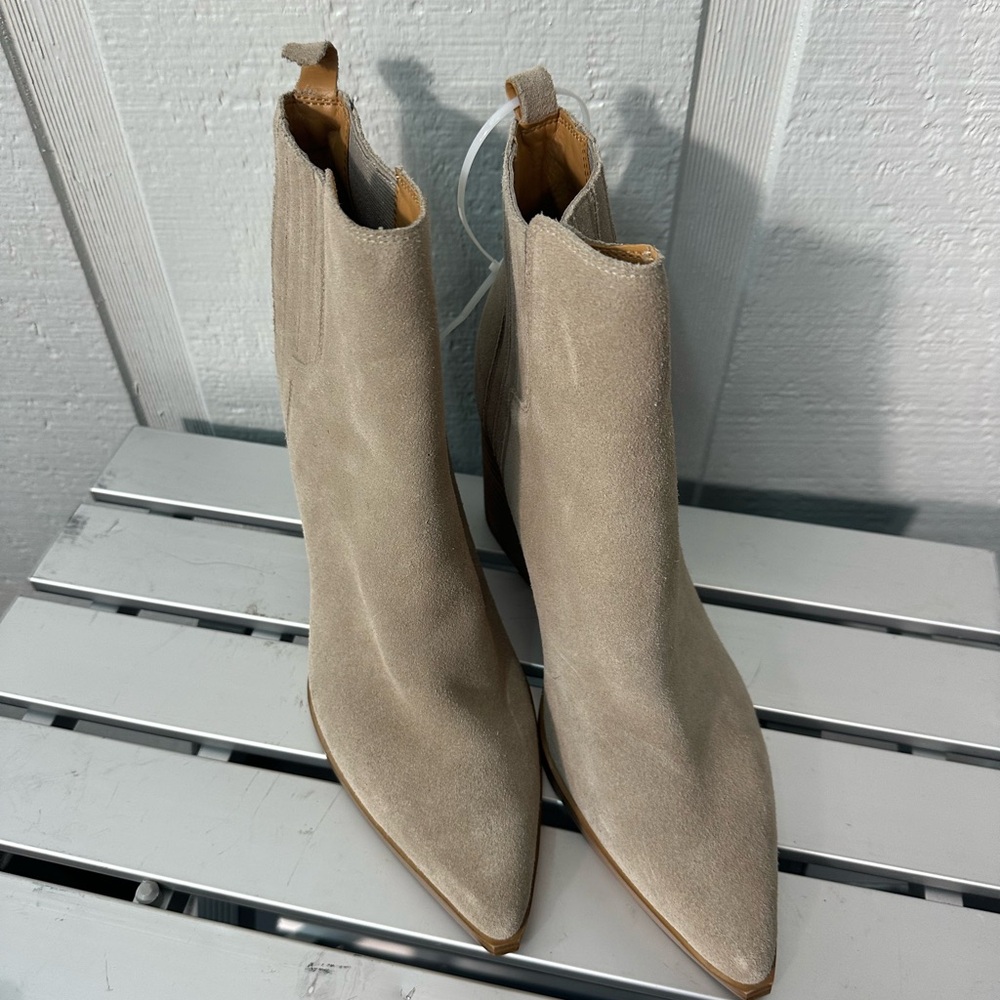 Marc Fisher Women's Matter Chelsea Ankle Boot in Cloud Suede Size 11 NWOT - Picture 2 of 11